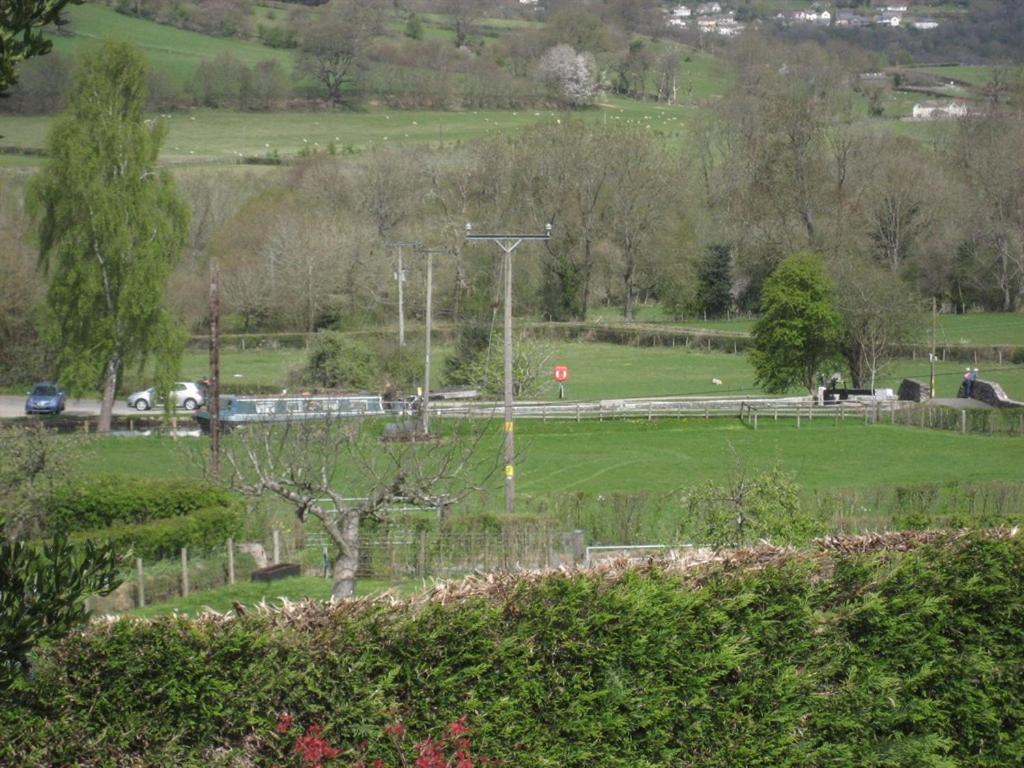 Cae Y Rhedyn Annexe Hotel Crickhowell Exterior foto